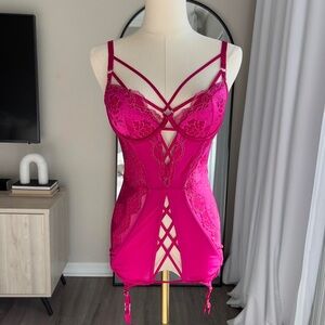 NEW Victoria’s Secret Very Sexy Hot Pink Metallic Lace Bra Corset Bustier | 34C